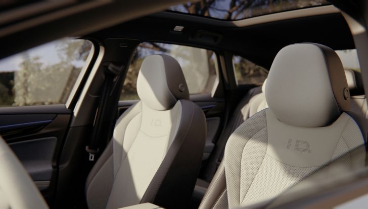 Volkswagen ID.7: ecco la nuova berlina elettrica con 700 km di autonomia - Foto 100 di 132