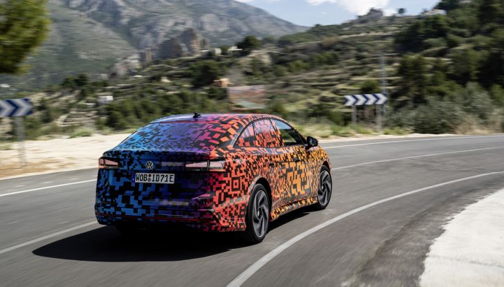 Volkswagen ID.7: ecco la nuova berlina elettrica con 700 km di autonomia - Foto 94 di 132