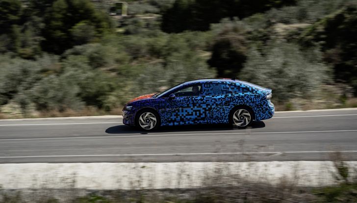 Volkswagen ID.7: ecco la nuova berlina elettrica con 700 km di autonomia - Foto 92 di 132