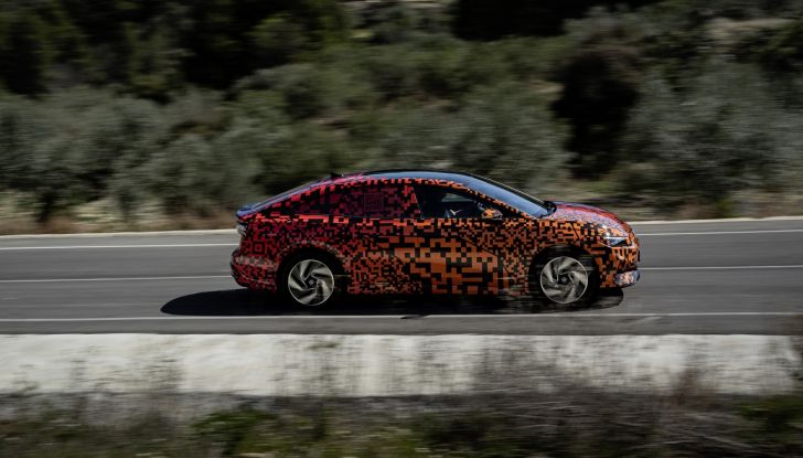 Volkswagen ID.7: ecco la nuova berlina elettrica con 700 km di autonomia - Foto 89 di 132