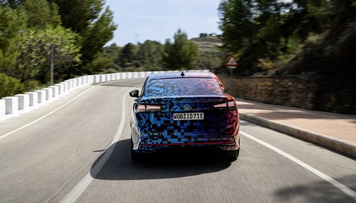 Volkswagen ID.7: ecco la nuova berlina elettrica con 700 km di autonomia - Foto 87 di 132