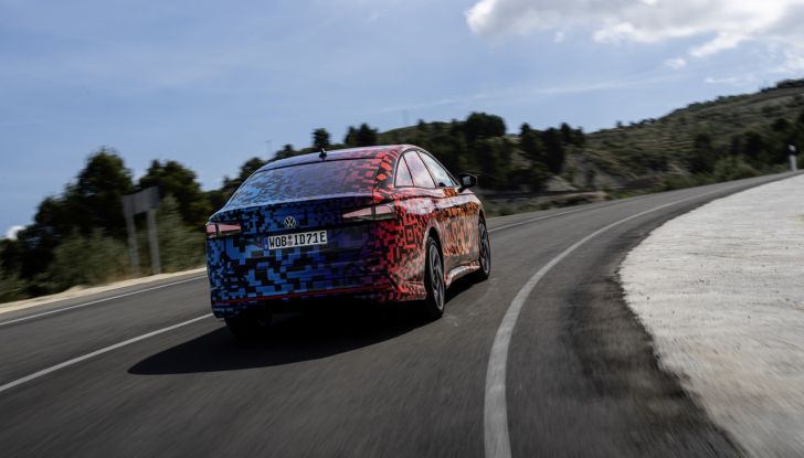 Volkswagen ID.7: ecco la nuova berlina elettrica con 700 km di autonomia - Foto 82 di 132