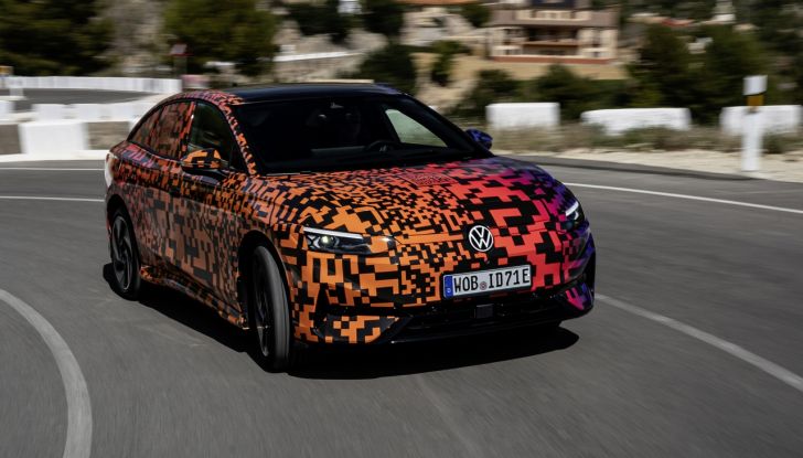 Volkswagen ID.7: ecco la nuova berlina elettrica con 700 km di autonomia - Foto 80 di 132