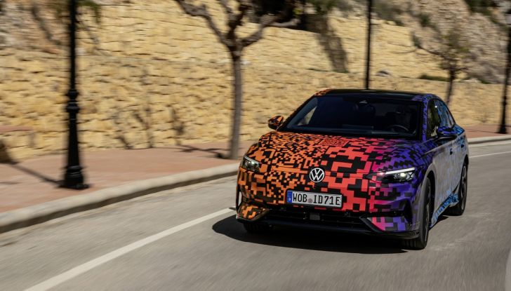 Volkswagen ID.7: ecco la nuova berlina elettrica con 700 km di autonomia - Foto 79 di 132