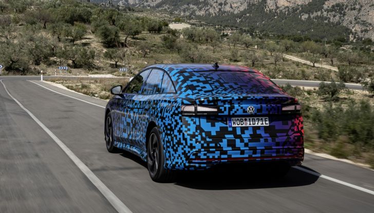 Volkswagen ID.7: ecco la nuova berlina elettrica con 700 km di autonomia - Foto 75 di 132