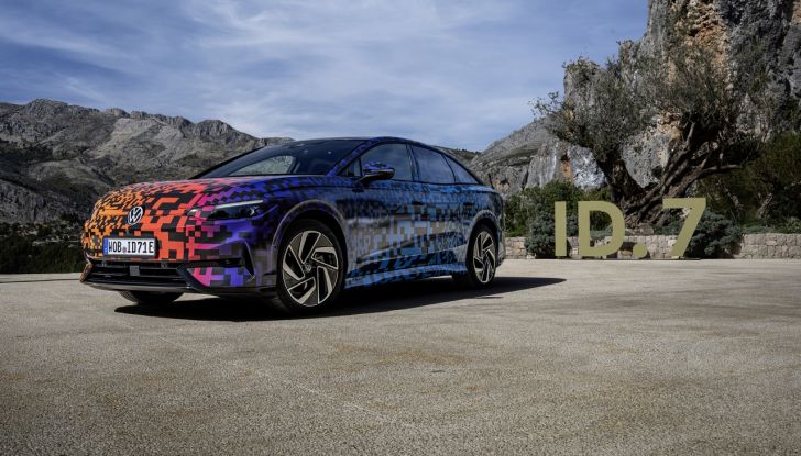 Volkswagen ID.7: ecco la nuova berlina elettrica con 700 km di autonomia - Foto 73 di 132
