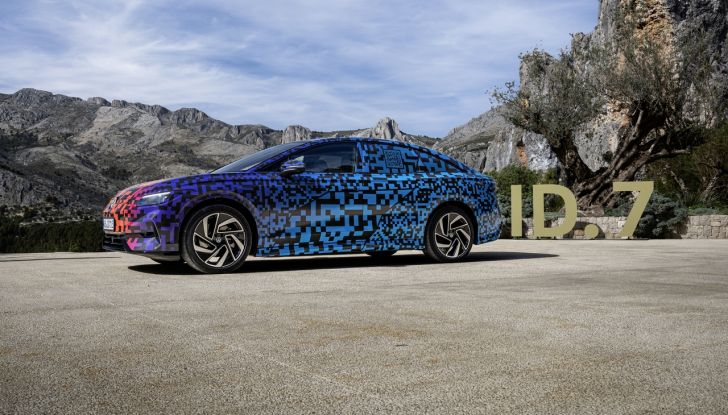 Volkswagen ID.7: ecco la nuova berlina elettrica con 700 km di autonomia - Foto 71 di 132