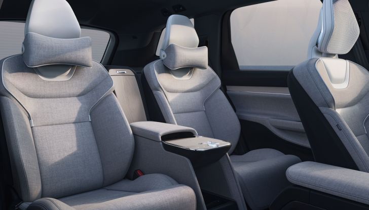 Volvo EX90 Excellence: il nuovo SUV elettrico si fa più lussuoso - Foto 3 di 18