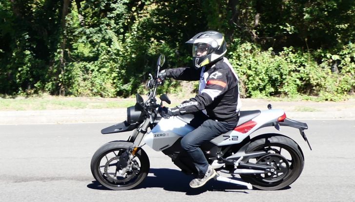 Zero Motorcycles FXE, test ride della moto elettrica dal carattere peperino - Foto 11 di 41
