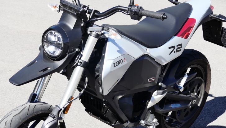 Zero Motorcycles FXE, test ride della moto elettrica dal carattere peperino - Foto 22 di 41