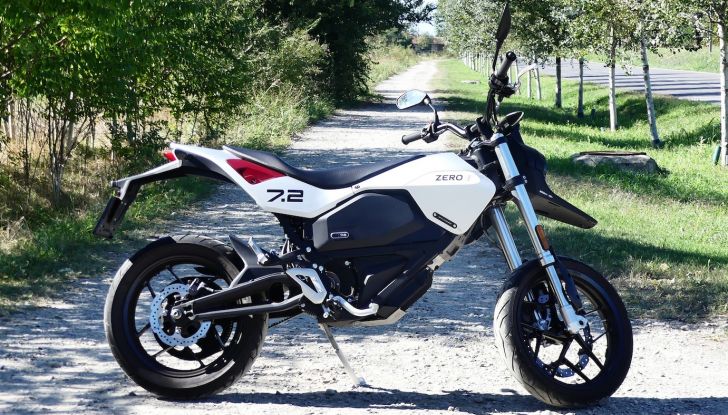 Zero Motorcycles FXE, test ride della moto elettrica dal carattere peperino - Foto 33 di 41