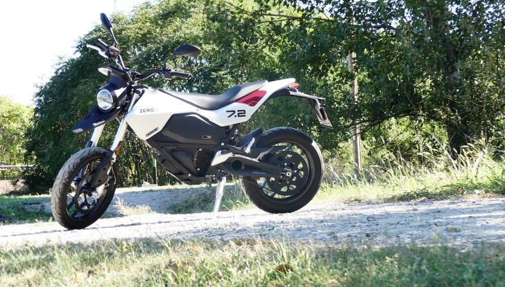 Zero Motorcycles FXE, test ride della moto elettrica dal carattere peperino - Foto 40 di 41