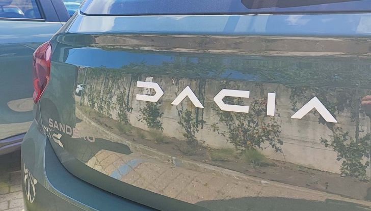 Dacia: prova su strada della gamma completa ECO-G 100 a GPL - Foto 12 di 17