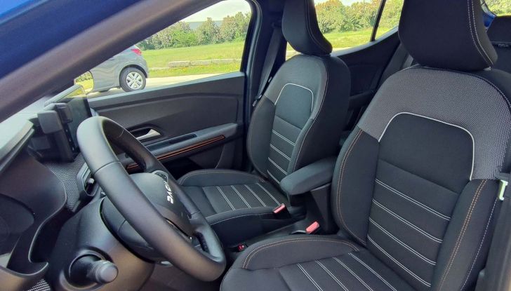 Dacia: prova su strada della gamma completa ECO-G 100 a GPL - Foto 8 di 17