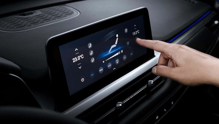 DR 7.0 Turbo: ecco il nuovo SUV a sette posti (anche GPL) - Foto 6 di 8