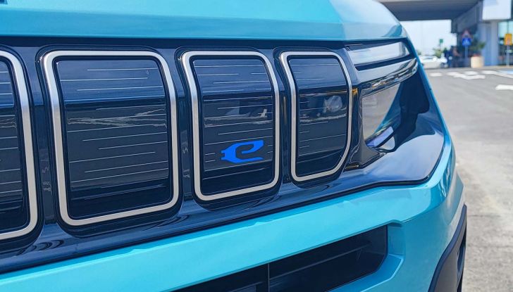 Jeep Avenger: prova su strada e autonomia del B-SUV 100% elettrico - Foto 9 di 15