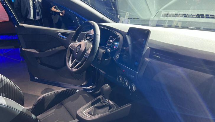 Nuova Renault Clio: si aprono gli ordini in Italia in tre allestimenti - Foto 20 di 37