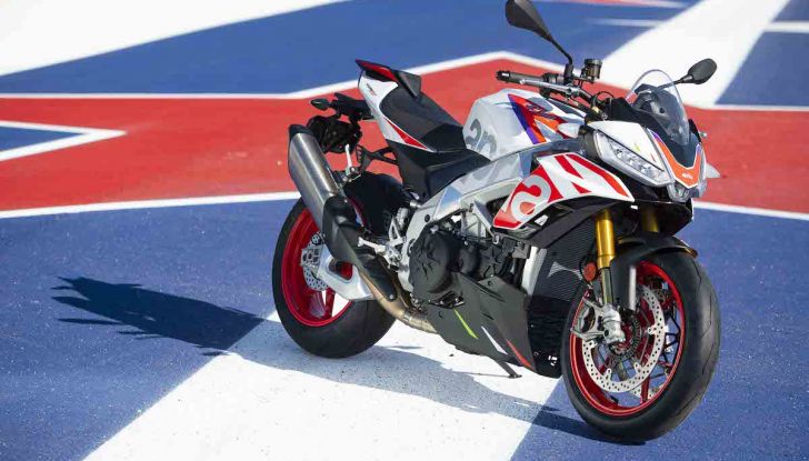 Aprilia svela le RSV4 Factory  e Tuono V4 Factory Speed White - Foto 4 di 4