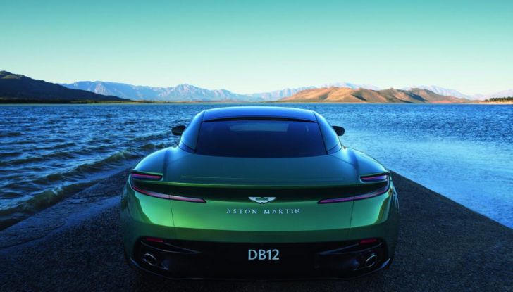 Aston Martin DB12: presentata ufficialmente la nuova sportiva da 680 CV - Foto 18 di 58