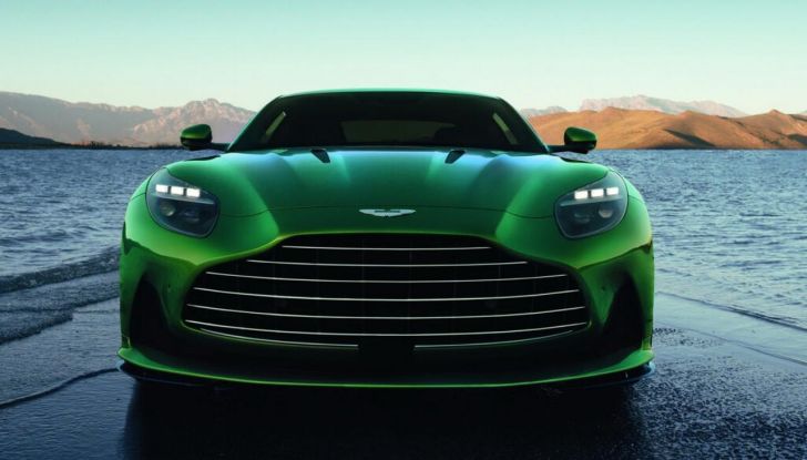 Aston Martin DB12: presentata ufficialmente la nuova sportiva da 680 CV - Foto 33 di 58