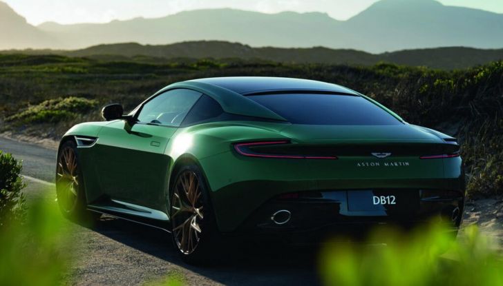 Aston Martin DB12: presentata ufficialmente la nuova sportiva da 680 CV - Foto 14 di 58