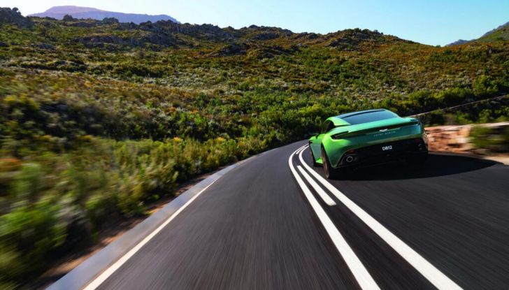 Aston Martin DB12: presentata ufficialmente la nuova sportiva da 680 CV - Foto 42 di 58