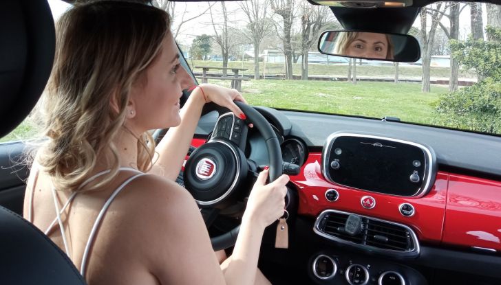 Fiat 500X Hybrid Dolcevita RED, test drive e impressioni di guida - Foto 19 di 25