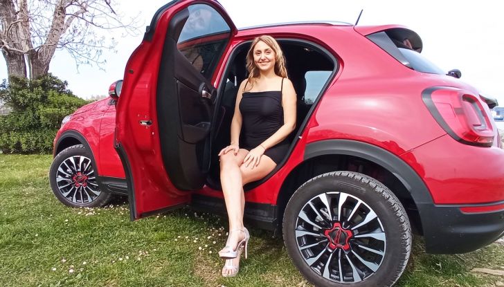 Fiat 500X Hybrid Dolcevita RED, test drive e impressioni di guida - Foto 21 di 25