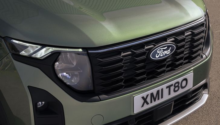 Ford E-Tourneo Courier 2024: debutta il nuovo multi-activity vehicle 100% elettrico - Foto 7 di 36