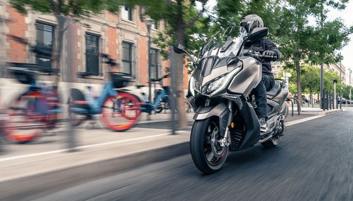 Kymco AK550 Premium, caratteristiche e prestazioni - Foto 15 di 17