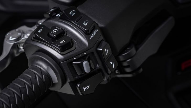 Kymco AK550 Premium, caratteristiche e prestazioni - Foto 2 di 17