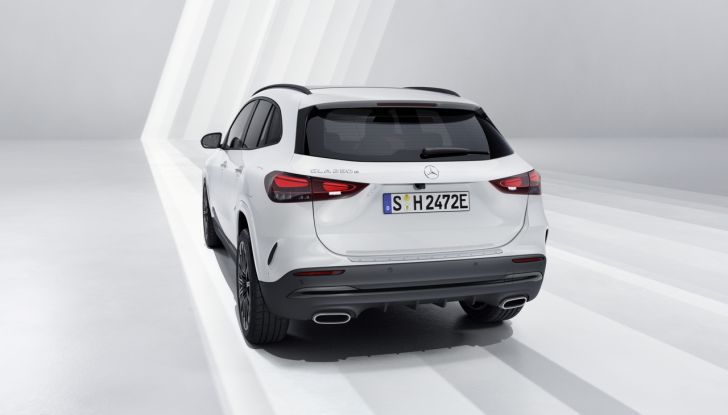 Mercedes GLA 2024 arriva in Italia in sette allestimenti da 42.257 euro - Foto 4 di 6