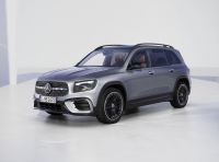 Mercedes GLB 2024: il SUV a sette posti arriva in Italia da 43.839 euro