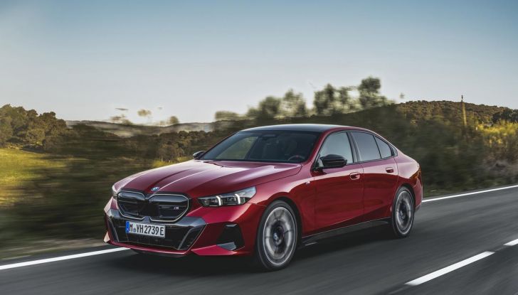 Nuova BMW Serie 5: al Salone di Monaco 2023 debutteranno due varianti ibride plug-in - Foto 90 di 140