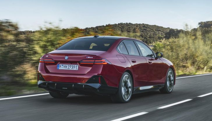 Nuova BMW Serie 5: al Salone di Monaco 2023 debutteranno due varianti ibride plug-in - Foto 125 di 140