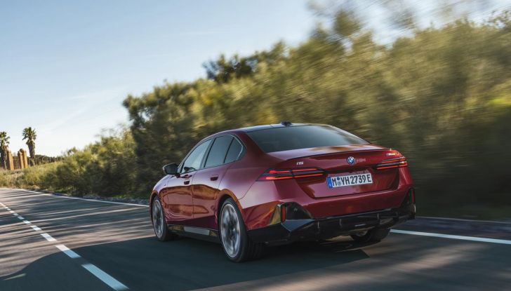 Nuova BMW Serie 5: al Salone di Monaco 2023 debutteranno due varianti ibride plug-in - Foto 115 di 140