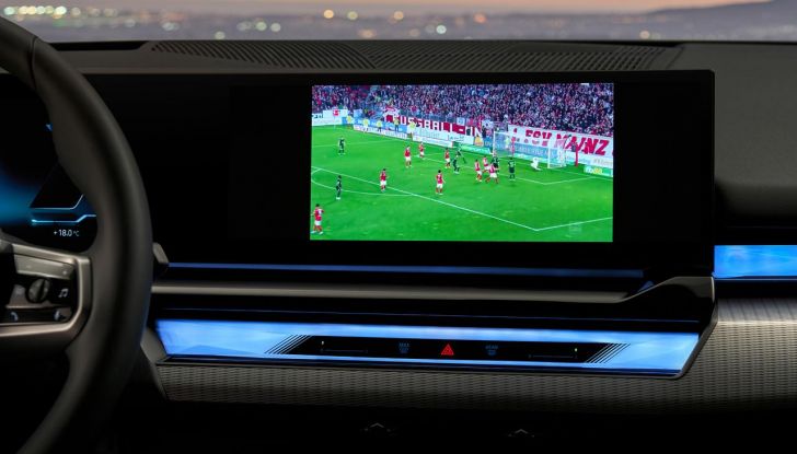 Nuova BMW Serie 5: al Salone di Monaco 2023 debutteranno due varianti ibride plug-in - Foto 36 di 140