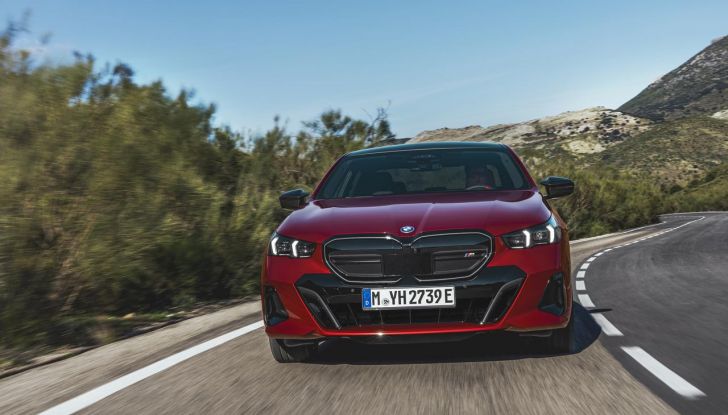 Nuova BMW Serie 5: al Salone di Monaco 2023 debutteranno due varianti ibride plug-in - Foto 127 di 140