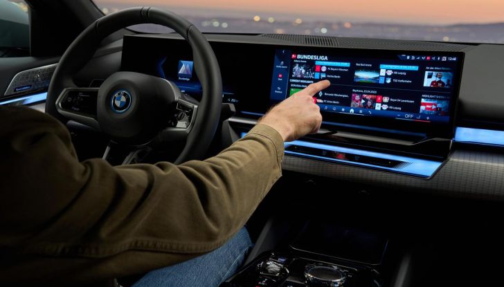 Nuova BMW Serie 5: al Salone di Monaco 2023 debutteranno due varianti ibride plug-in - Foto 11 di 140