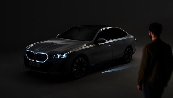 Nuova BMW Serie 5: al Salone di Monaco 2023 debutteranno due varianti ibride plug-in - Foto 25 di 140