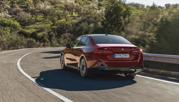 Nuova BMW Serie 5: al Salone di Monaco 2023 debutteranno due varianti ibride plug-in - Foto 117 di 140