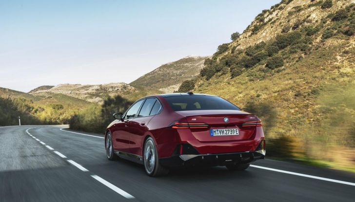 Nuova BMW Serie 5: al Salone di Monaco 2023 debutteranno due varianti ibride plug-in - Foto 119 di 140