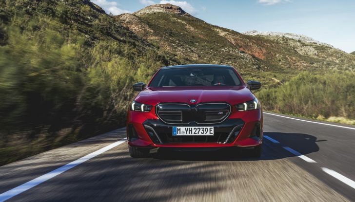 Nuova BMW Serie 5: al Salone di Monaco 2023 debutteranno due varianti ibride plug-in - Foto 126 di 140