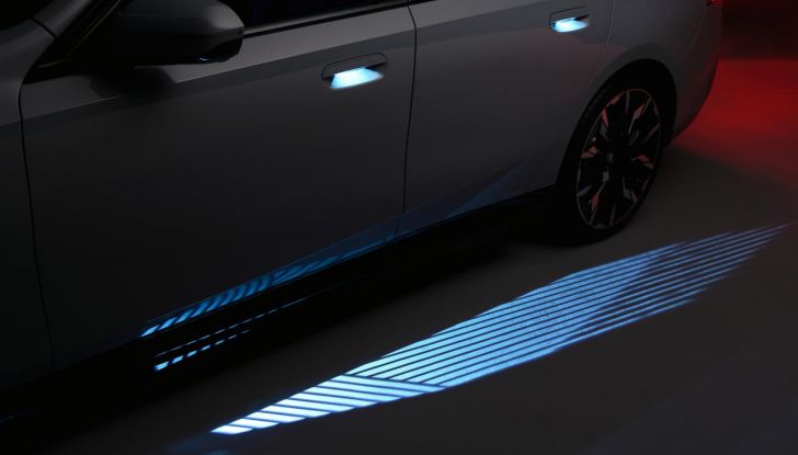 Nuova BMW Serie 5: al Salone di Monaco 2023 debutteranno due varianti ibride plug-in - Foto 24 di 140