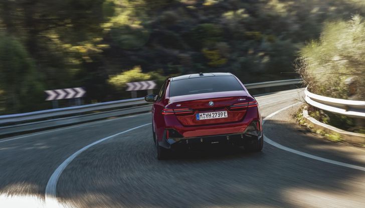 Nuova BMW Serie 5: al Salone di Monaco 2023 debutteranno due varianti ibride plug-in - Foto 129 di 140