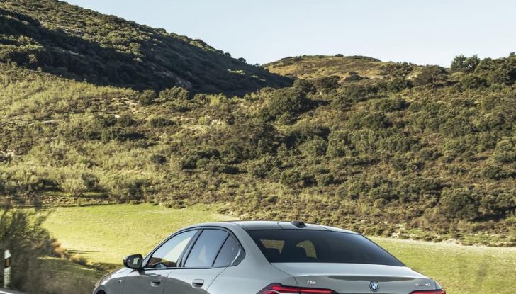 Nuova BMW Serie 5: al Salone di Monaco 2023 debutteranno due varianti ibride plug-in - Foto 80 di 140