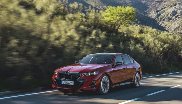 Nuova BMW Serie 5: al Salone di Monaco 2023 debutteranno due varianti ibride plug-in - Foto 110 di 140