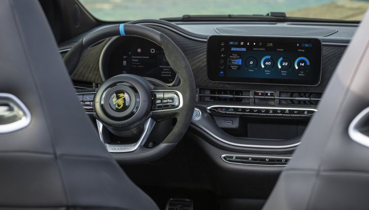 Nuove Abarth 500e e 500e Turismo: cresce la gamma con due versioni inedite - Foto 35 di 58
