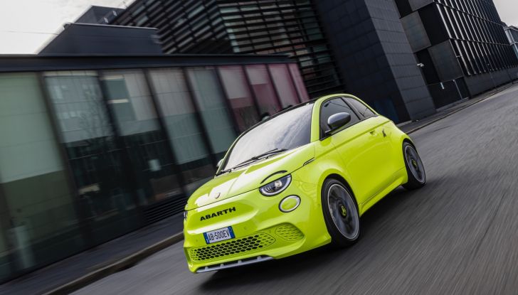 Nuove Abarth 500e e 500e Turismo: cresce la gamma con due versioni inedite - Foto 52 di 58