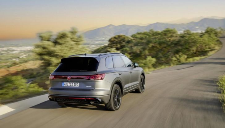 Volkswagen Touareg 2024 restyling: motori, allestimenti, prezzi - Foto 28 di 73